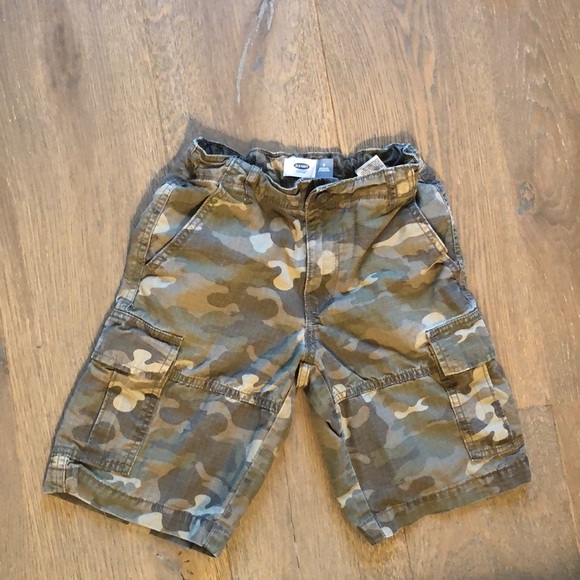 3 pairs of size 8 cargo shorts - Picture 7 of 7